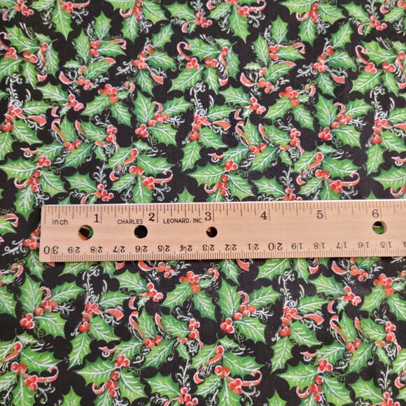 Cotton Fabric Lot Christmas Holly Green Red Floral Print 7 Pc Quilting Crafts - Picture 10 of 16